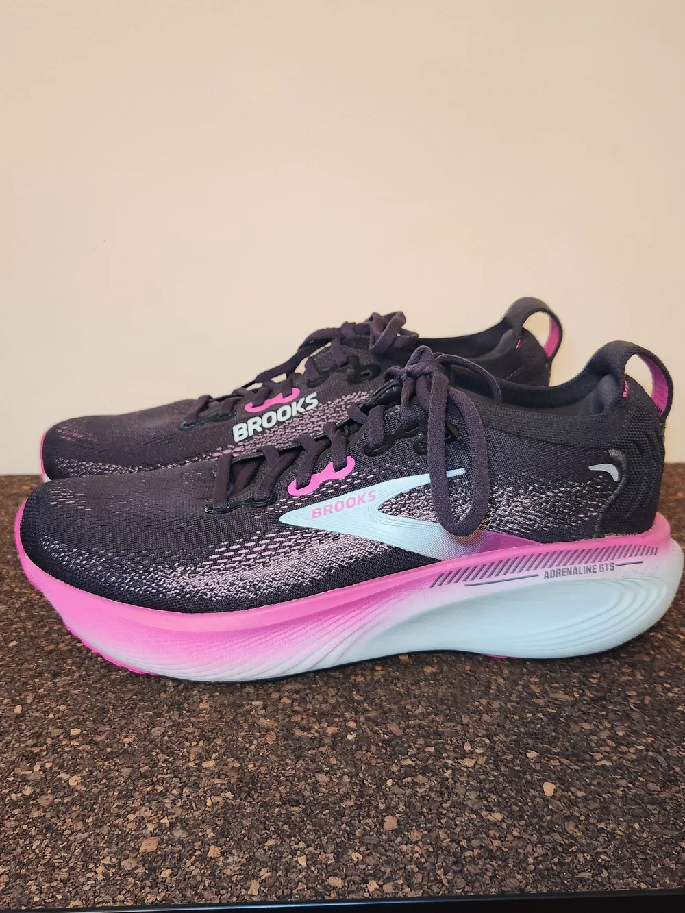 Brooks Adrenaline 25 Running Shoes Womens Size 9